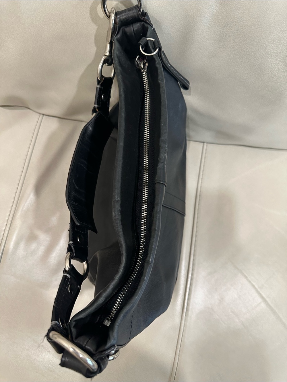 Vintage Coach Carly Black Leather Hobo Shoulder Bag. - Picture 8 of 16